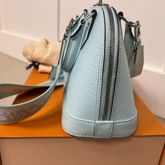 Louis Vuitton Alma BB - Picture 3 of 16